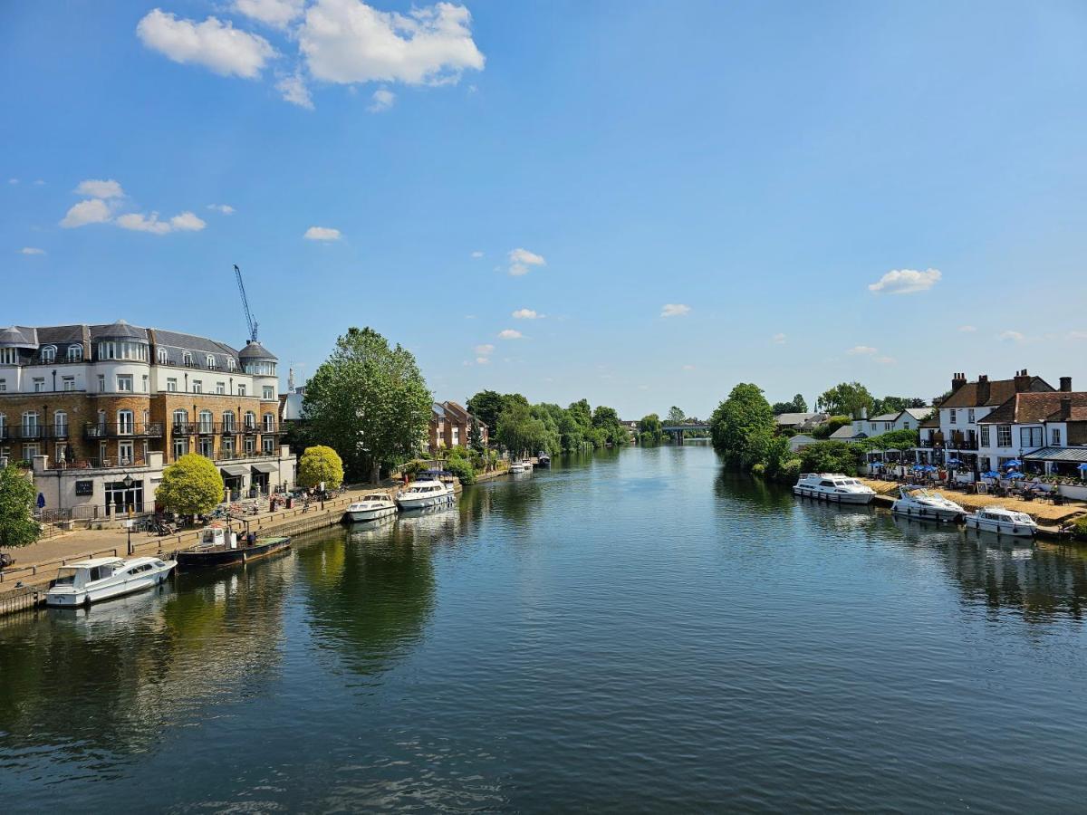 Train Station Serenity Staines-upon-Thames Екстер'єр фото